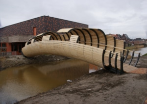 Brug opgebouwd uit Accoya